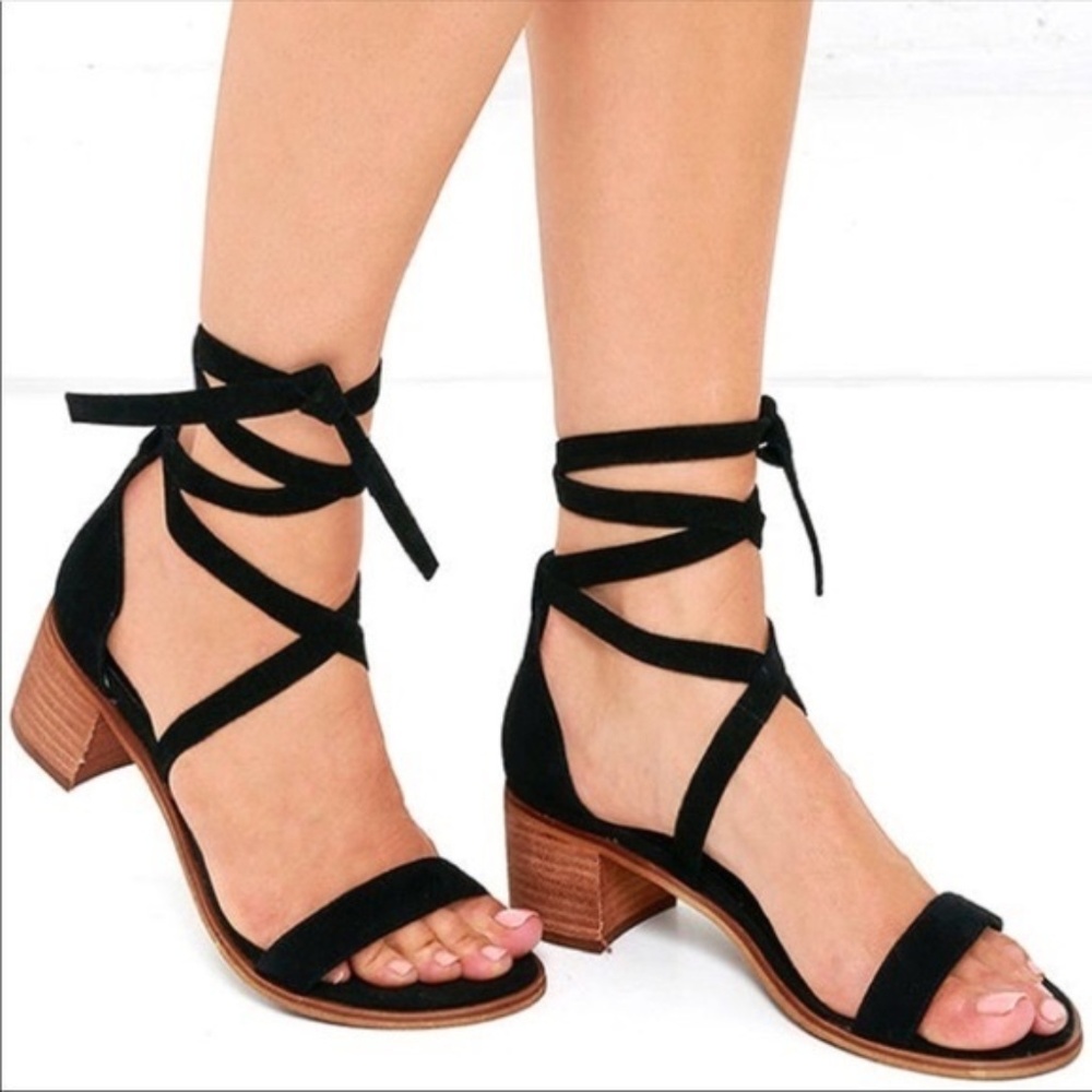 Steve Madden Rizzaa Ankle Wrap Classic Pumps Black